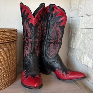 Rare -Tony Lamas Cowgirl Boots - Red & Black Flames (wears like a 7 1/2)